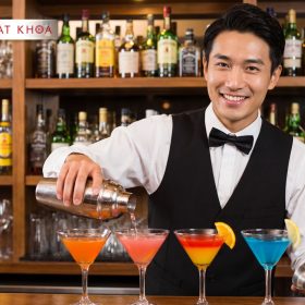 Đồng phục bartender chuyên nghiệp, nổi bật phong cách quầy bar.