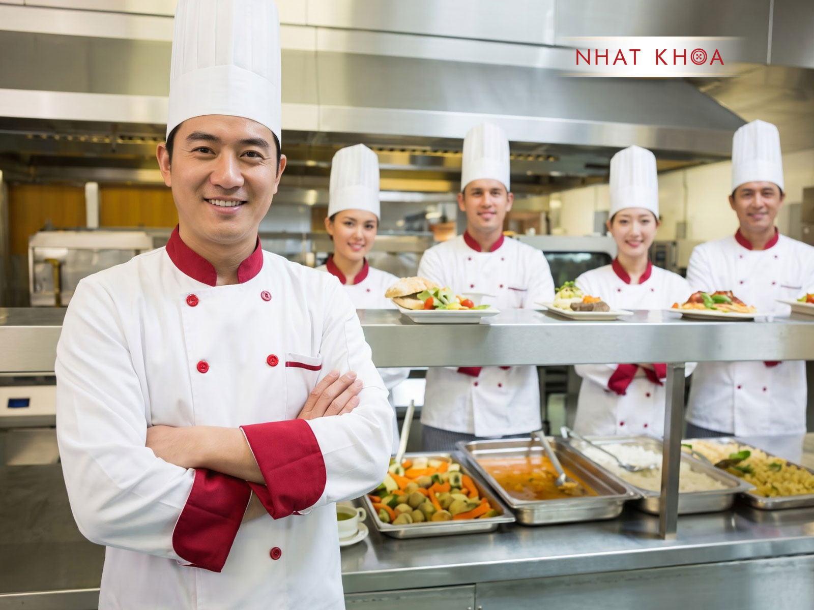 Đồng phục bếp chuyên nghiệp, nổi bật với thiết kế phối màu tinh tế.