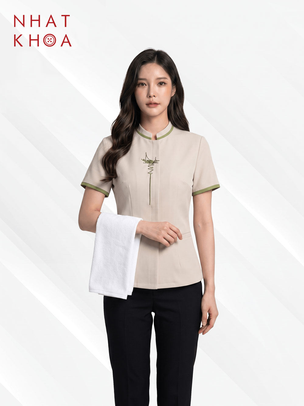 Áo Đồng Phục Tạp Vụ Kem Phối Viền Xanh