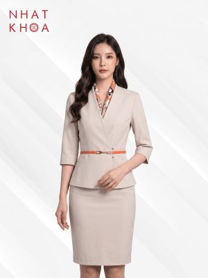 Đồng Phục Lễ Tân Kem Phối Họa Tiết Viền Cổ